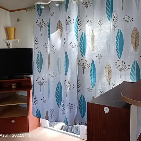 Camping Mobil Les Palmiers *